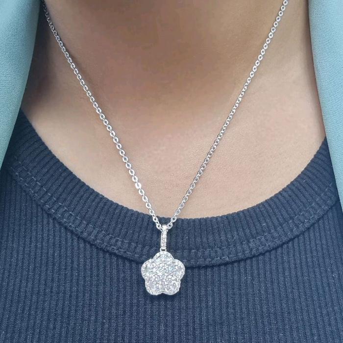 Liontin Flower Diamond 18K / Diamond Jewelry