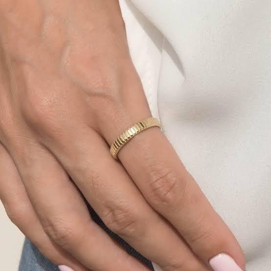 Quatro single gold ring 18k bouch/ vc bracelet white gold-Diamond Jewelry