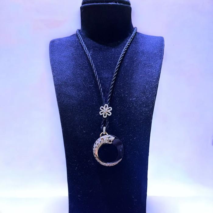 Panthere onyx pendant Diamond and onyx white hold 18 K Diamond Jewelry