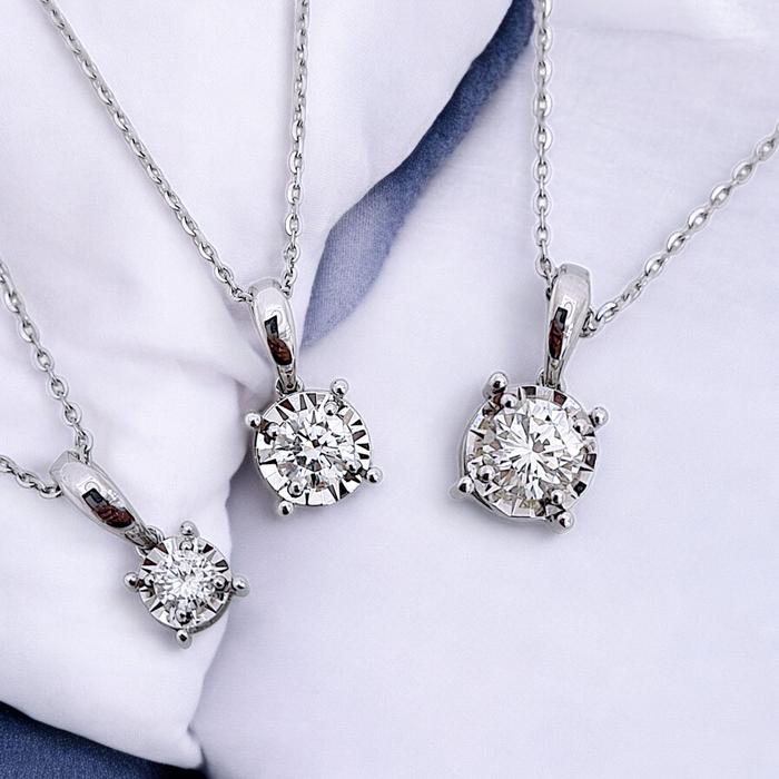 Liontin Solitaire Diamond 18K / Diamond Jewelry
