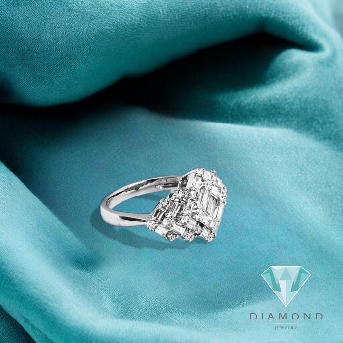Baguette Diamond Ring/Cincin Berlian Baguette 18K