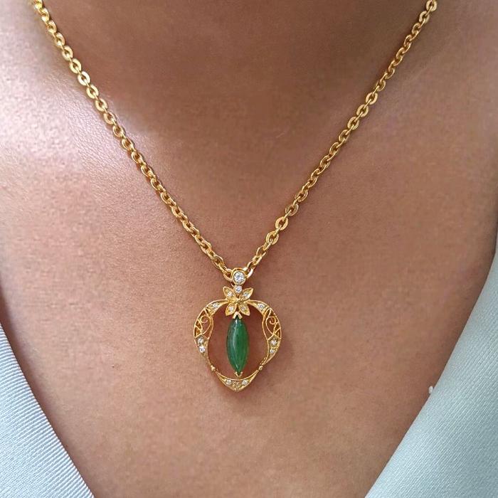 Liontin Love Jade Diamond 18K / Diamond Jewelry 15LBGT493WP-HT
