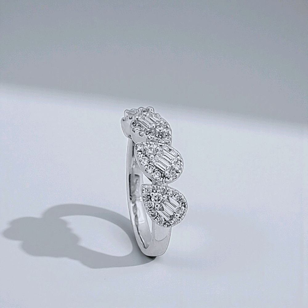 Tear Drop Diamond Ring 18K / Cincin Berlian Tear Drop 18K / Diamond Jewelry 374CB7700KVLS - HT