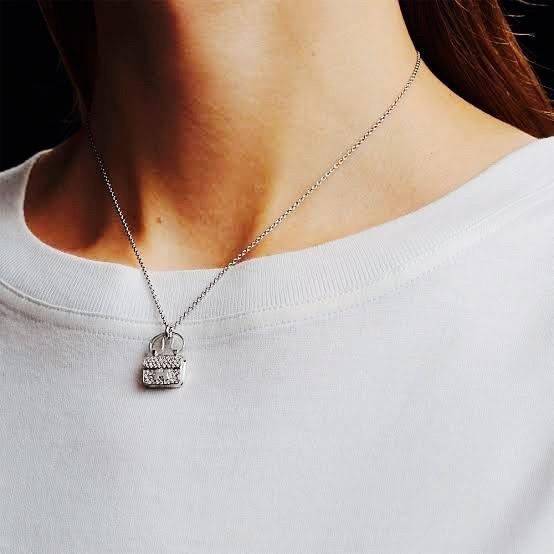 Pendant H diamond constance amullete diamond 18K Diamond Jewelry-Gold Fashion