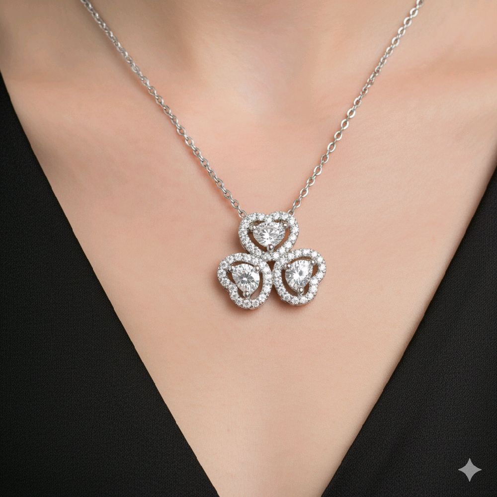 Tri Heart Diamond Pendant 18K / Liontin Berlian Tiga Hati 18K / Diamond Jewelry 399LB6700KVLS-HT