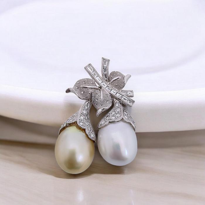 Liontin Double Colour Pearl Diamond 18K / Diamond Jewelry