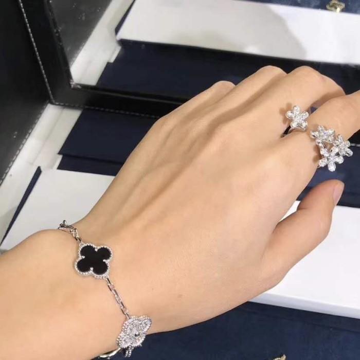 Vca white diamond onyx 5 motif 18k-Diamond Jewelry