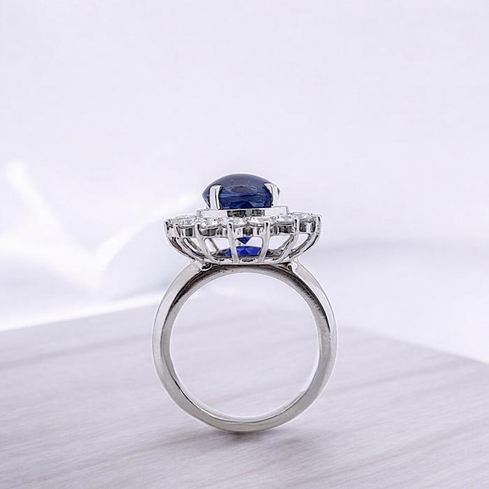 Blue Sapphire Diamond Ring 18K / Diamond Jewelry