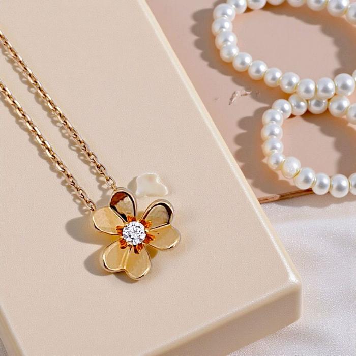 Frivole Diamond Necklace 18K / Kalung Frivole Berlian 18K / Diamond Jewelry 395KBDAB39000LS-HT