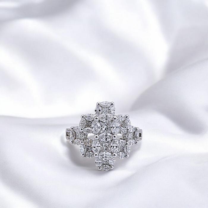 Flower Diamond Ring 18K / Diamond Jewelry
