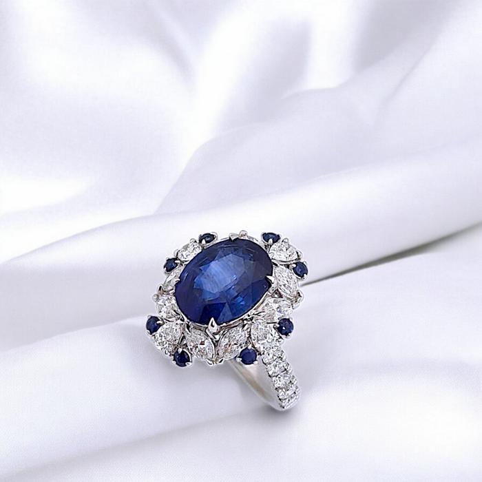 Blue Sapphire Diamond Ring 18K / Diamond Jewelry