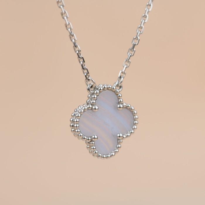 Chalcedony pendant clover white gold 18k -Diamond Jewelry