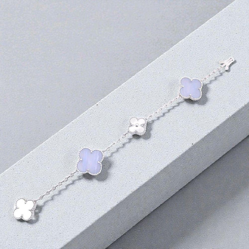 Clover magic Chalcedony Bracelet  mix white gold and mop 18K / Gelang Bunga clover magic chalcedony mutiara emas putih18K / Diamond Jewelry / 439GBD1393RY