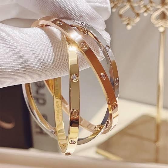 Diamond mini love bangle crt 18 krt rose gold-Diamond Jewelry