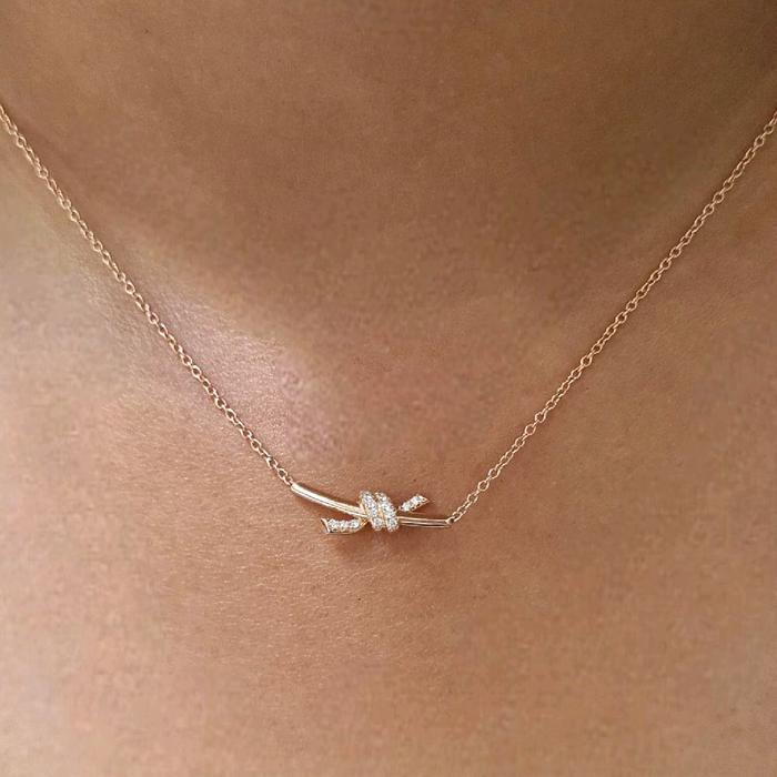 Small Knot Diamond Necklace 18K / Diamond Jewelry 399KBD5500RY-HT