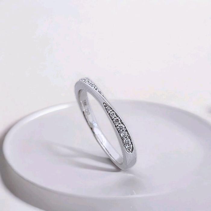Diamond Ring 18K / Diamond Jewelry