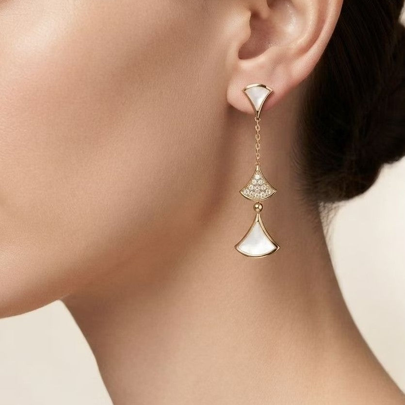 Diva's Diamond Long Earring 18K / Anting Berlian Diva's Panjang 18K / Diamond Jewelry / GE50955