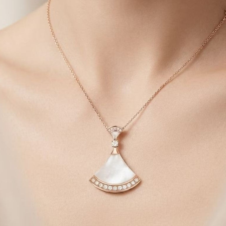Diva's Dream Diamond Necklace 18K / Kalung diamond diva's 18K / Diamond Jewelry / GN0056237
