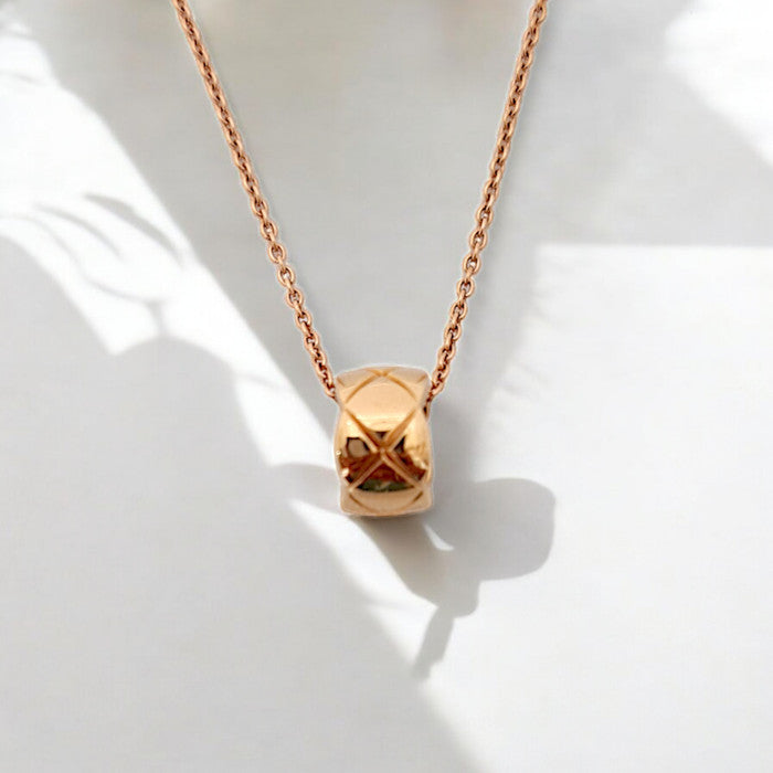 Coco Crush Quilt Gold Necklace 18K / Diamond Jewelry/ Kalung Perhiasan Emas Quilt-376KBD643RY-HT