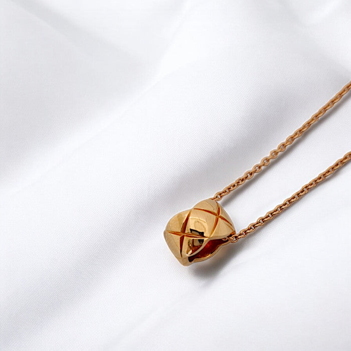 Coco Crush Quilt Gold Necklace 18K / Diamond Jewelry/ Kalung Perhiasan Emas Quilt-376KBD643RY-HT