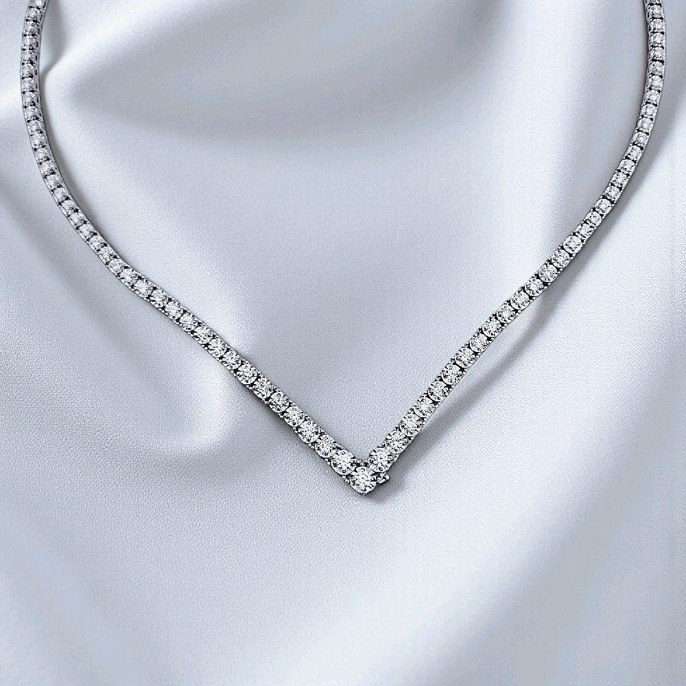 V Diamond Necklace 18K / Kalung Berlian V 18K / Diamond Necklace 400KB10000PFLS