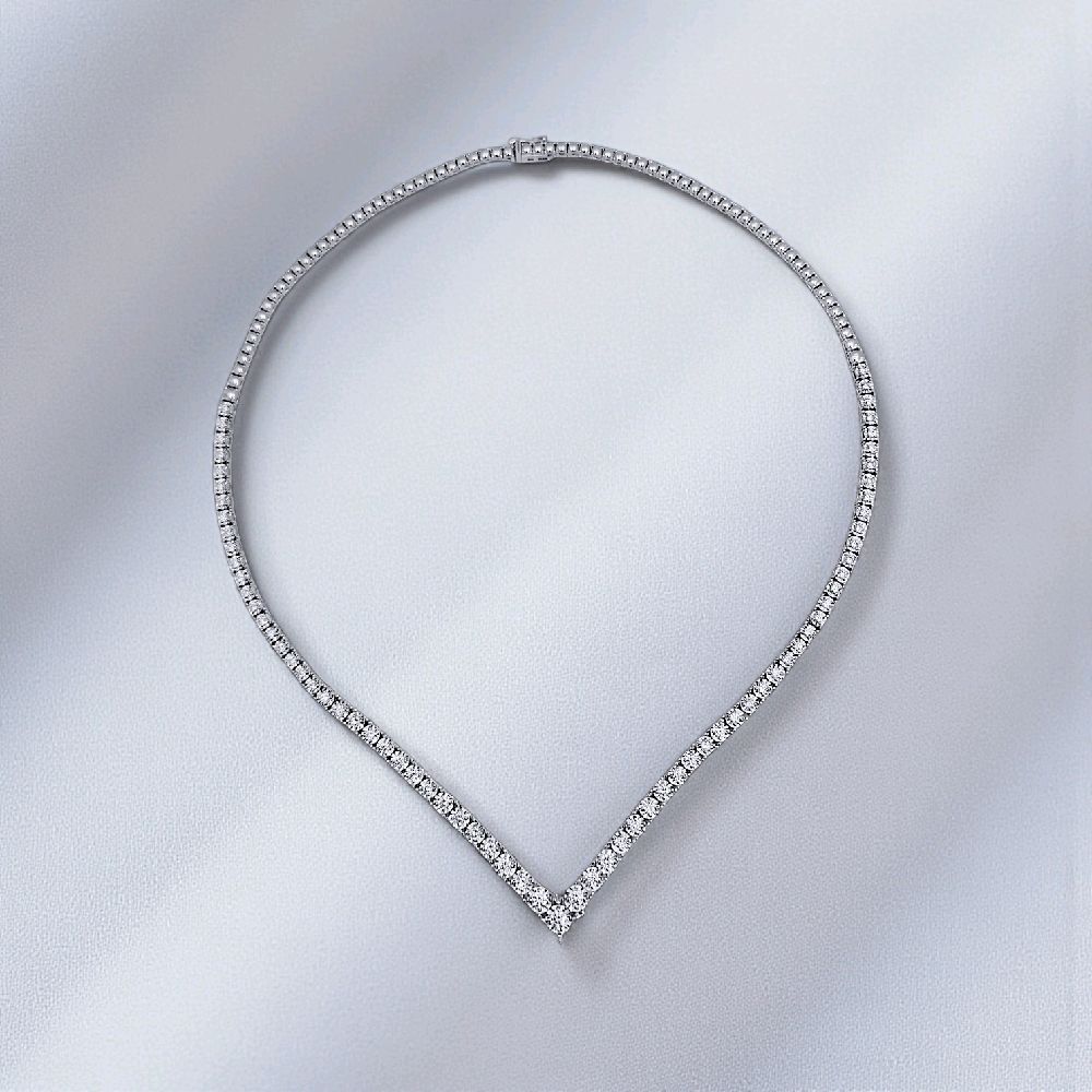 V Diamond Necklace 18K / Kalung Berlian V 18K / Diamond Necklace 400KB10000PFLS