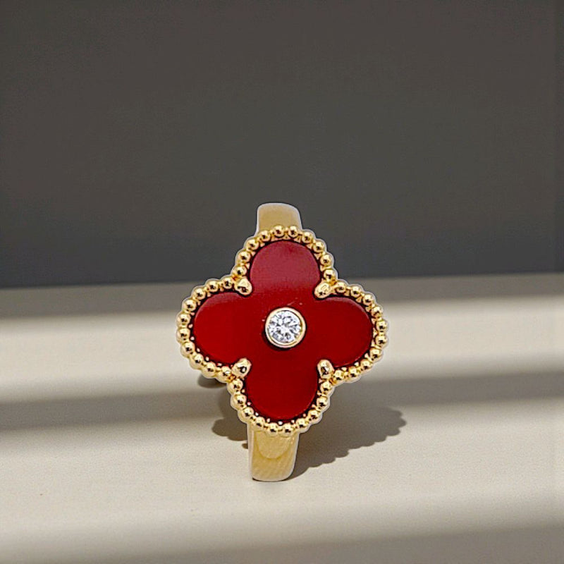 Clover Vintage Charnelian Diamond Ring 18K / Cincin  Berlian Clover Vintage Charnelian 18K / Diamond Jewelry 103CBD76000AB